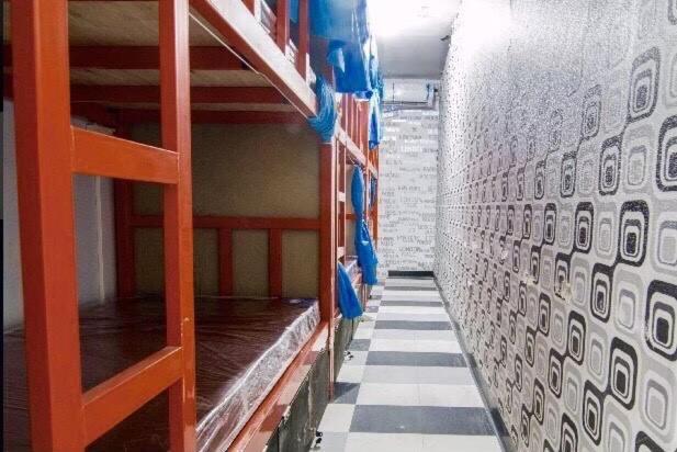 Vr Hostel สะพานควาย Bangkok Exteriör bild